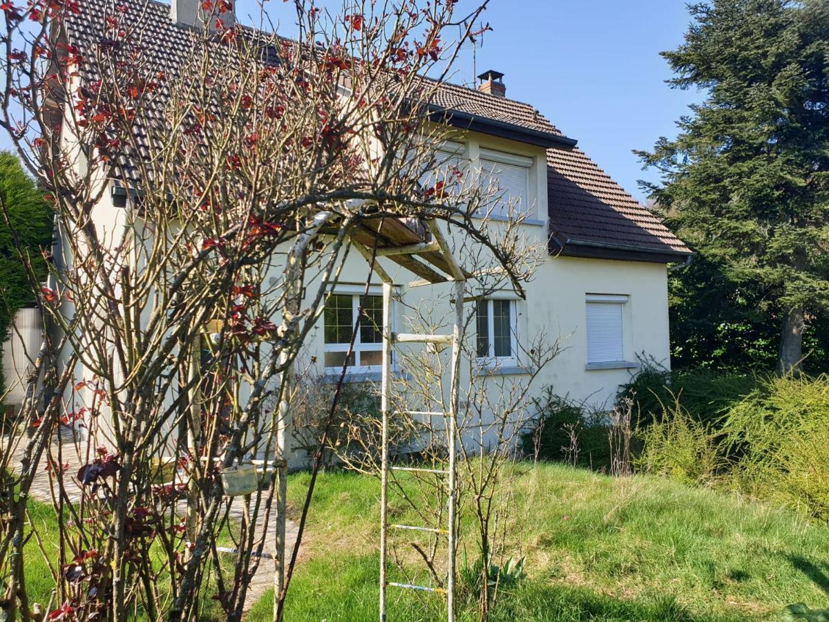 Au Domaine Cru Hotel Savignies Exterior photo